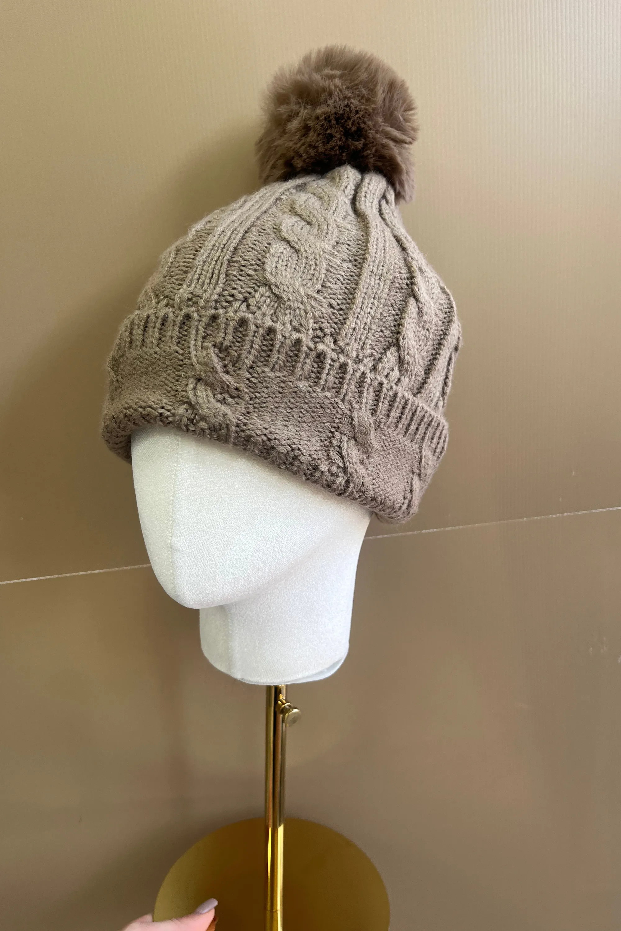 Cable knit bobble hat (Variant colours)