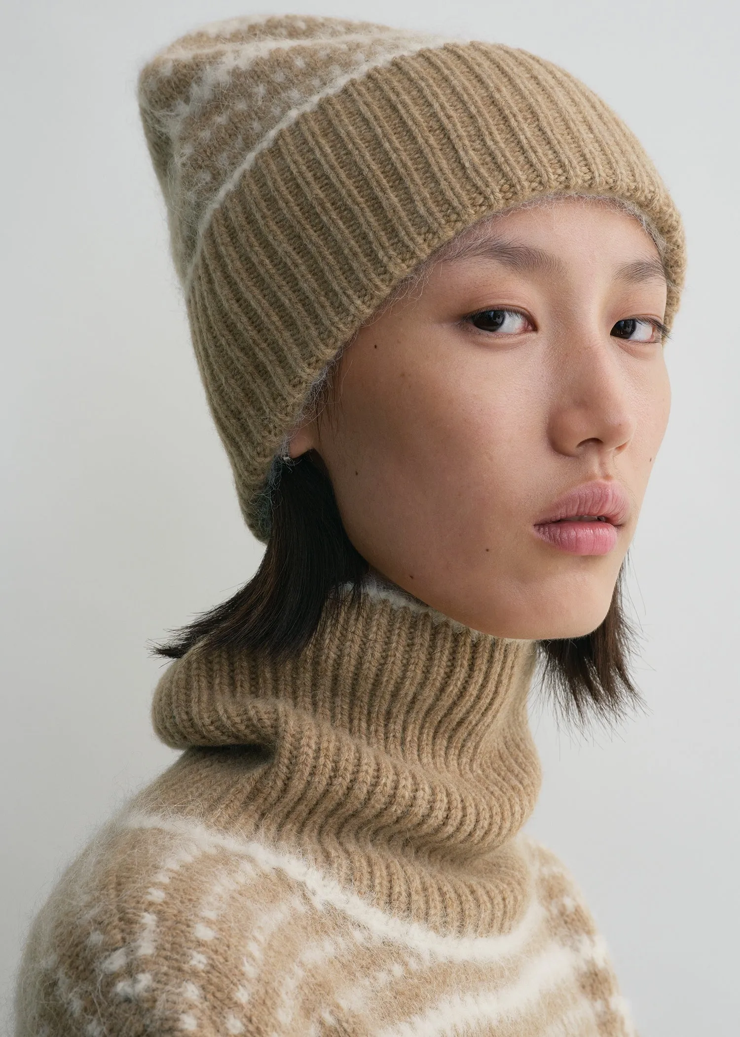 Contrast-edge beanie soft camel