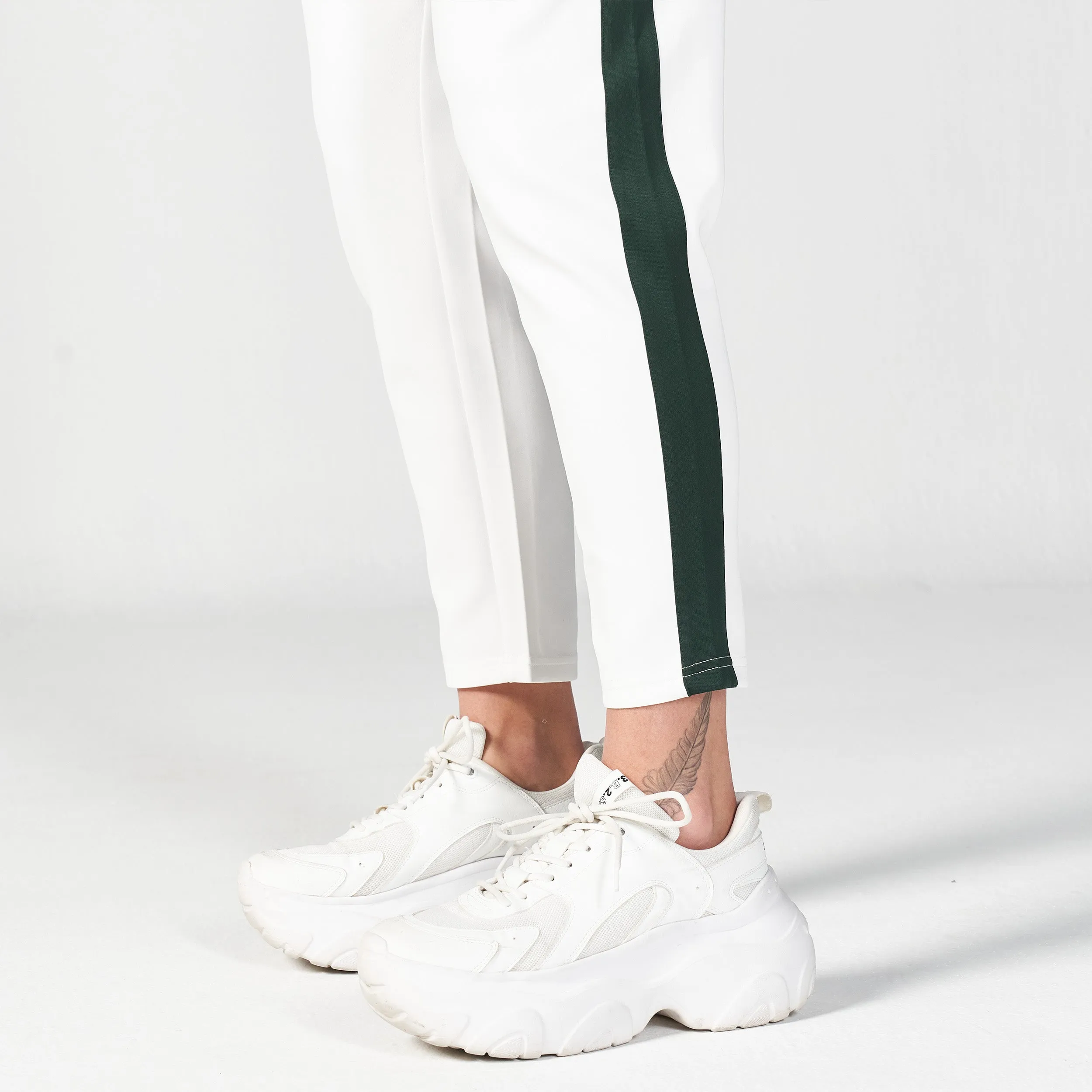 Core Tapered Pants - Pearl White