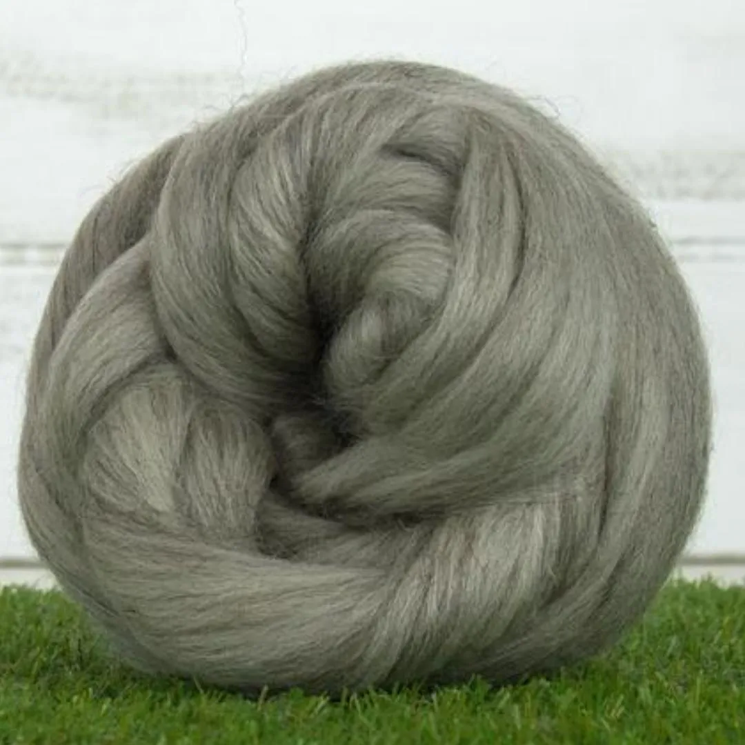 Corriedale Wool Roving Top (1 lb / 16 oz) | 28 Microns, Natural Gray Undyed, Cleaned and Combed Core Wool