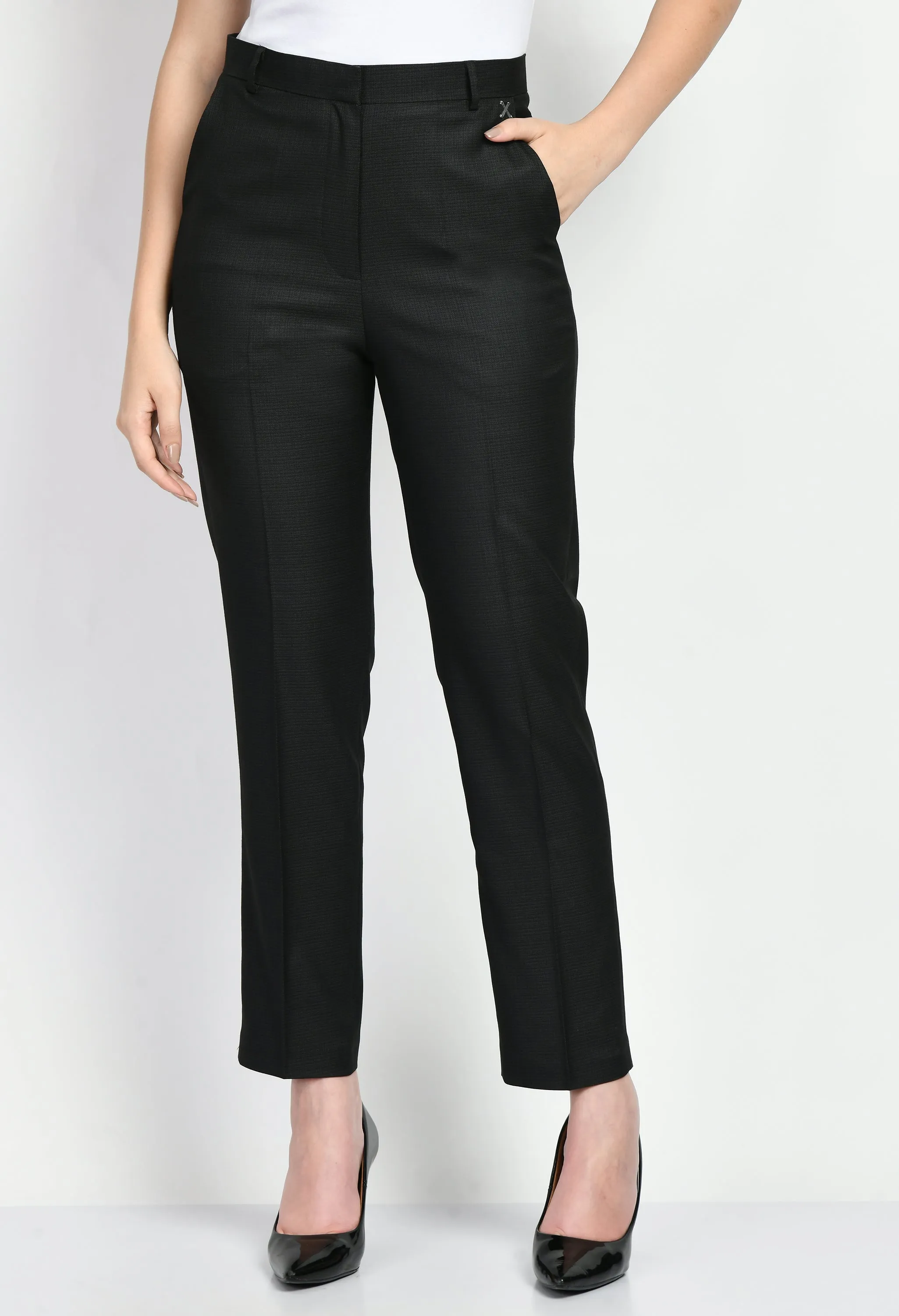 Exude Success Checked Short Blazer Pant Suit (Black)