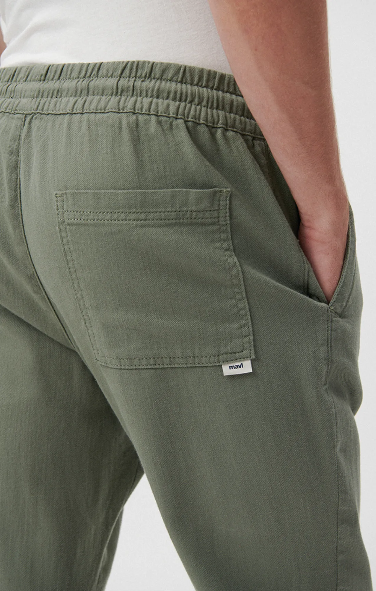 JOGGER PANTS IN AGAVE GREEN