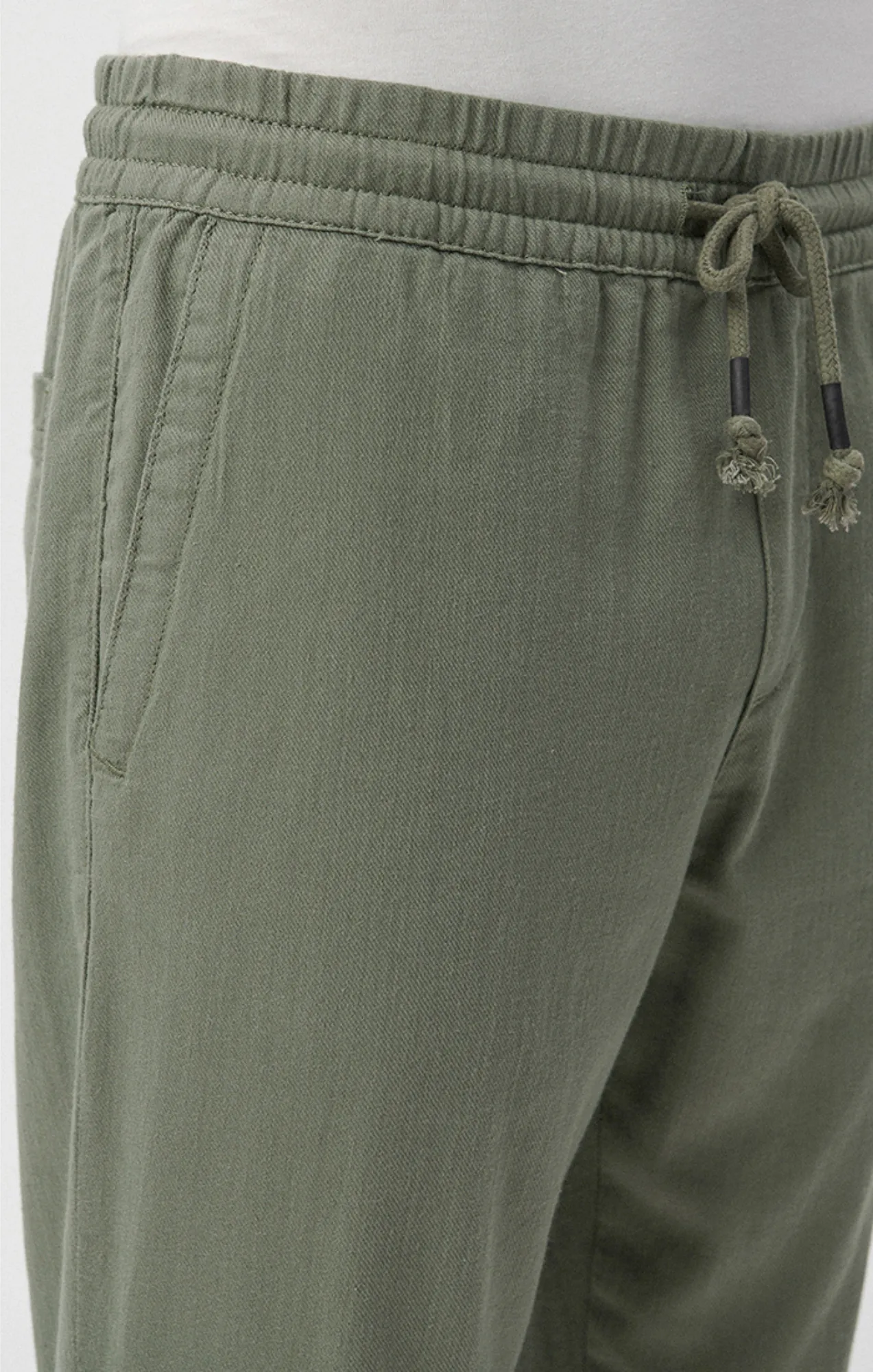 JOGGER PANTS IN AGAVE GREEN