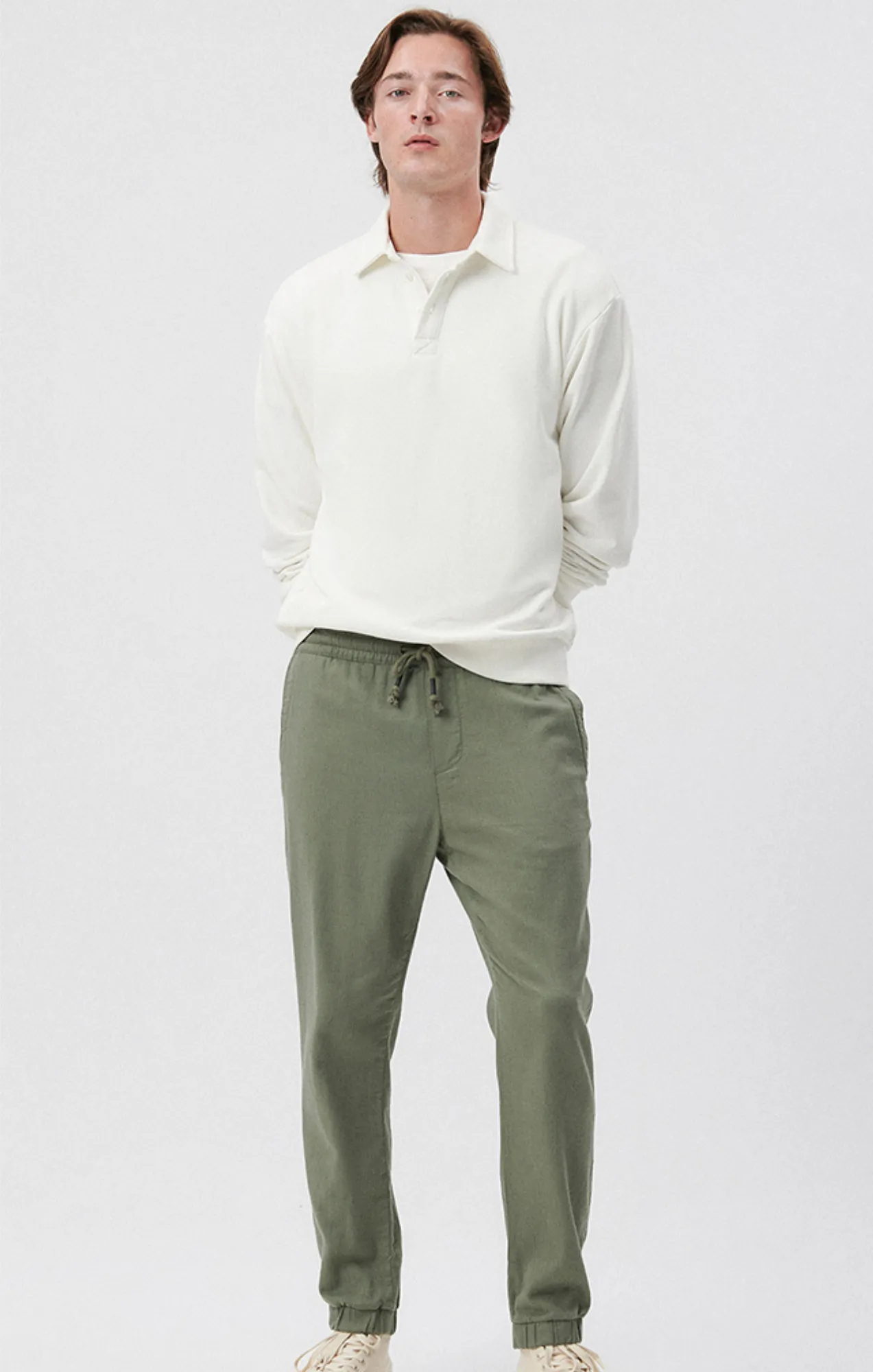 JOGGER PANTS IN AGAVE GREEN