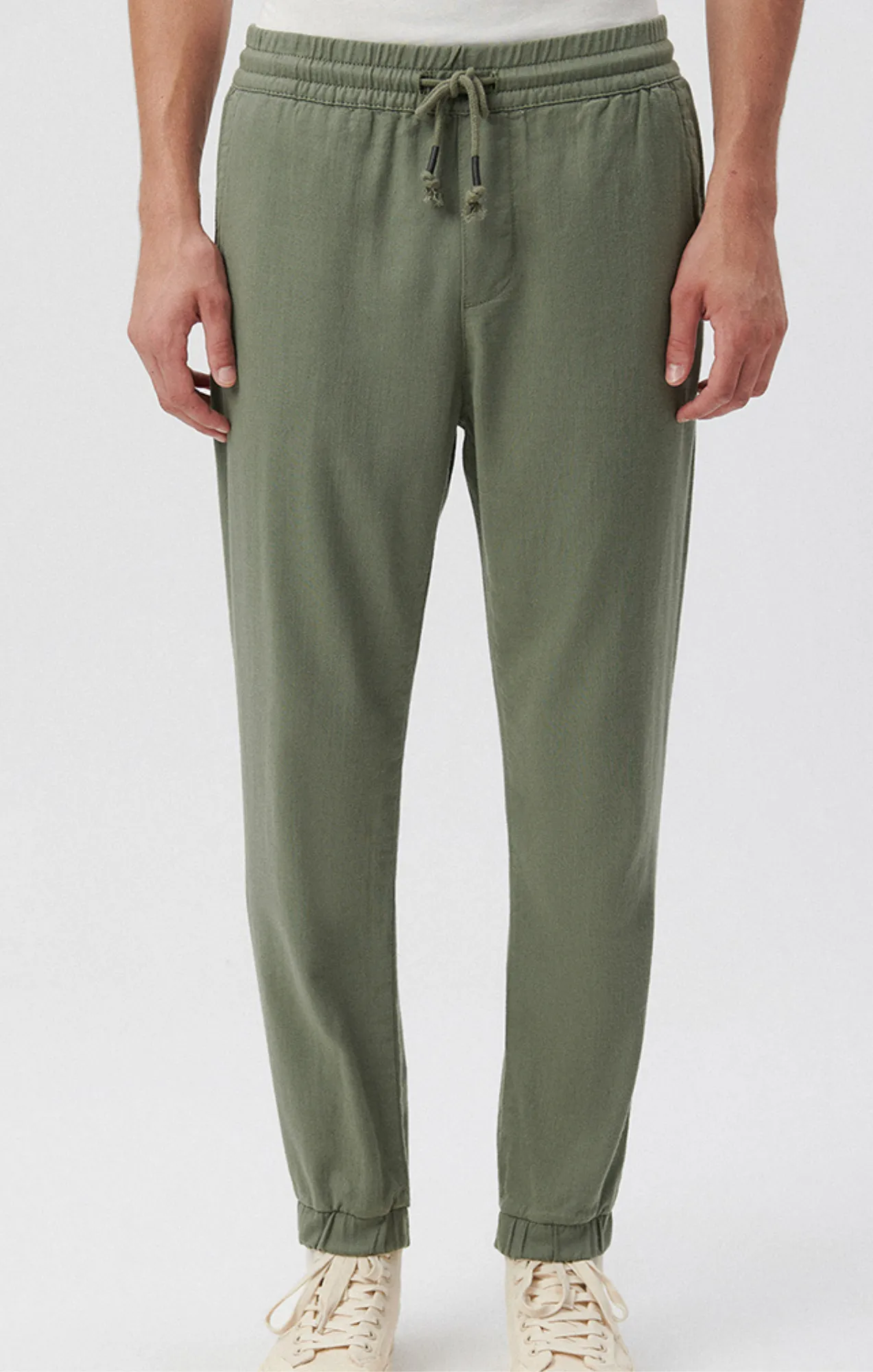 JOGGER PANTS IN AGAVE GREEN