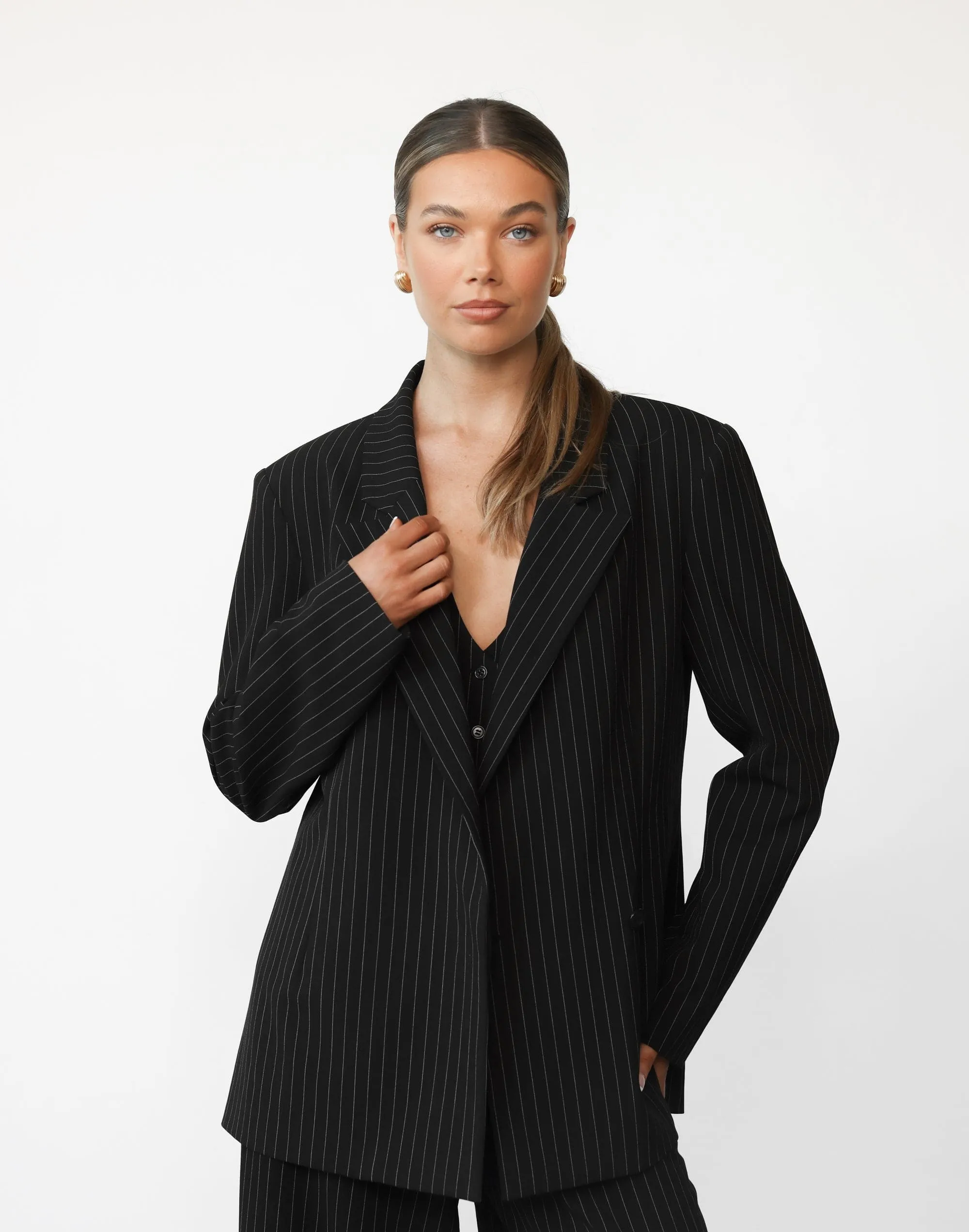 Kenza Blazer (Black Pinstripe)