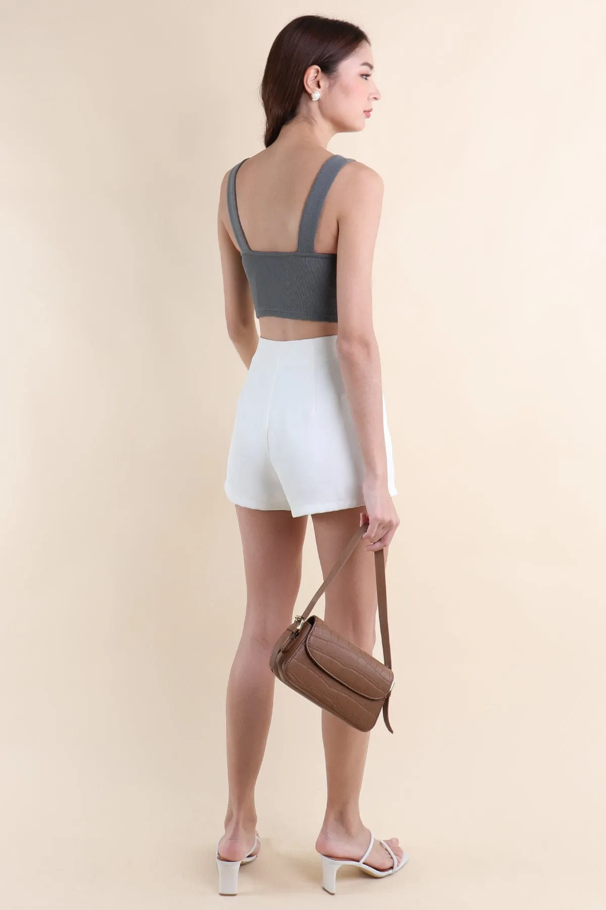 LILIA BASIC CROSS TANK IN STEEL GREEN