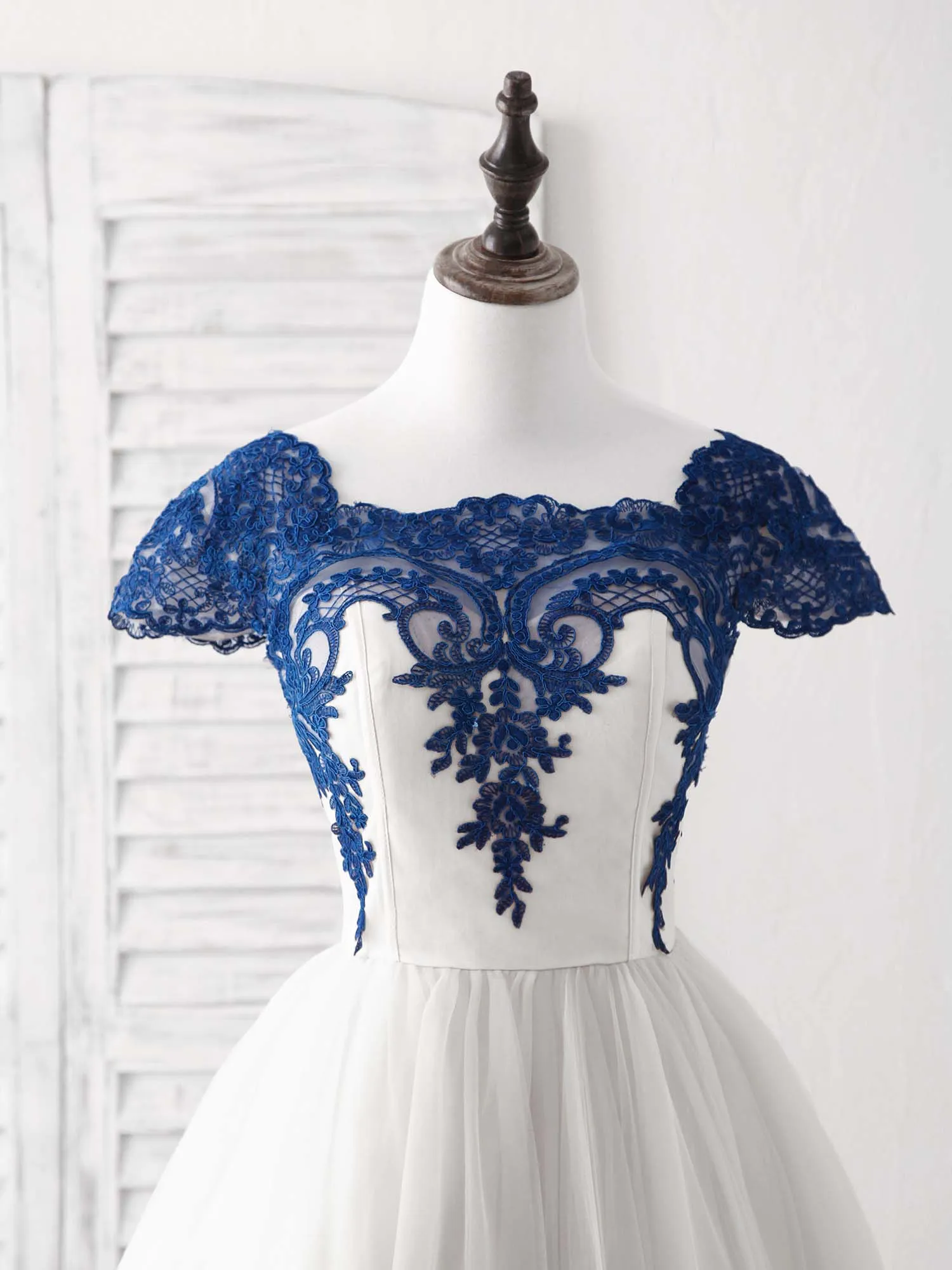 White Tulle Lace Applique Short Prom Dress Tulle Homecoming Dress