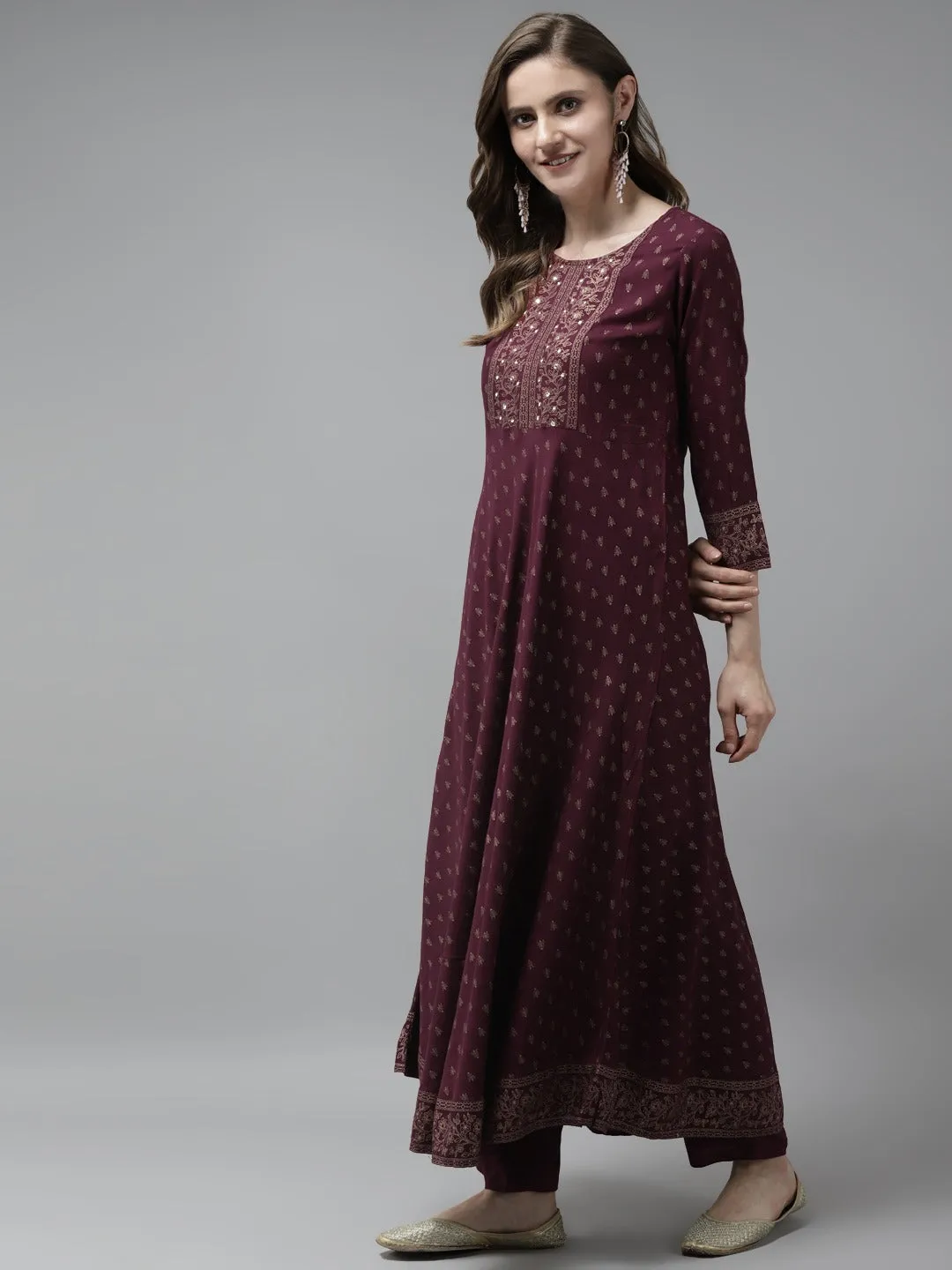 Women Burgundy Rayon Kurta Set With Dupatta